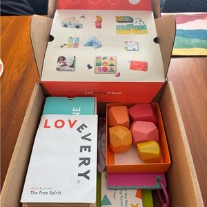 LOVEVERY “The Free Spirit” Play Kit (Months 34, 35, 36)